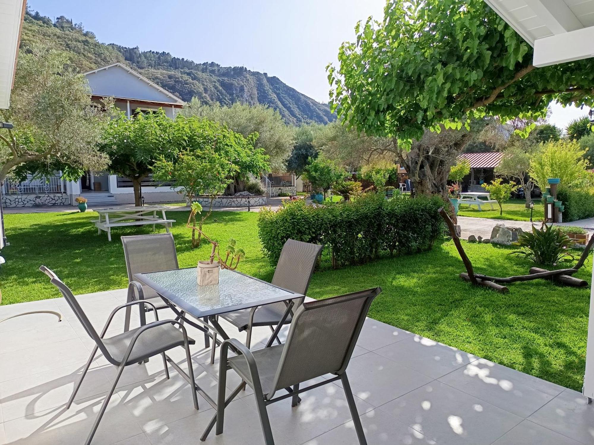 Drosostalia Apartments Lefkada City Ngoại thất bức ảnh
